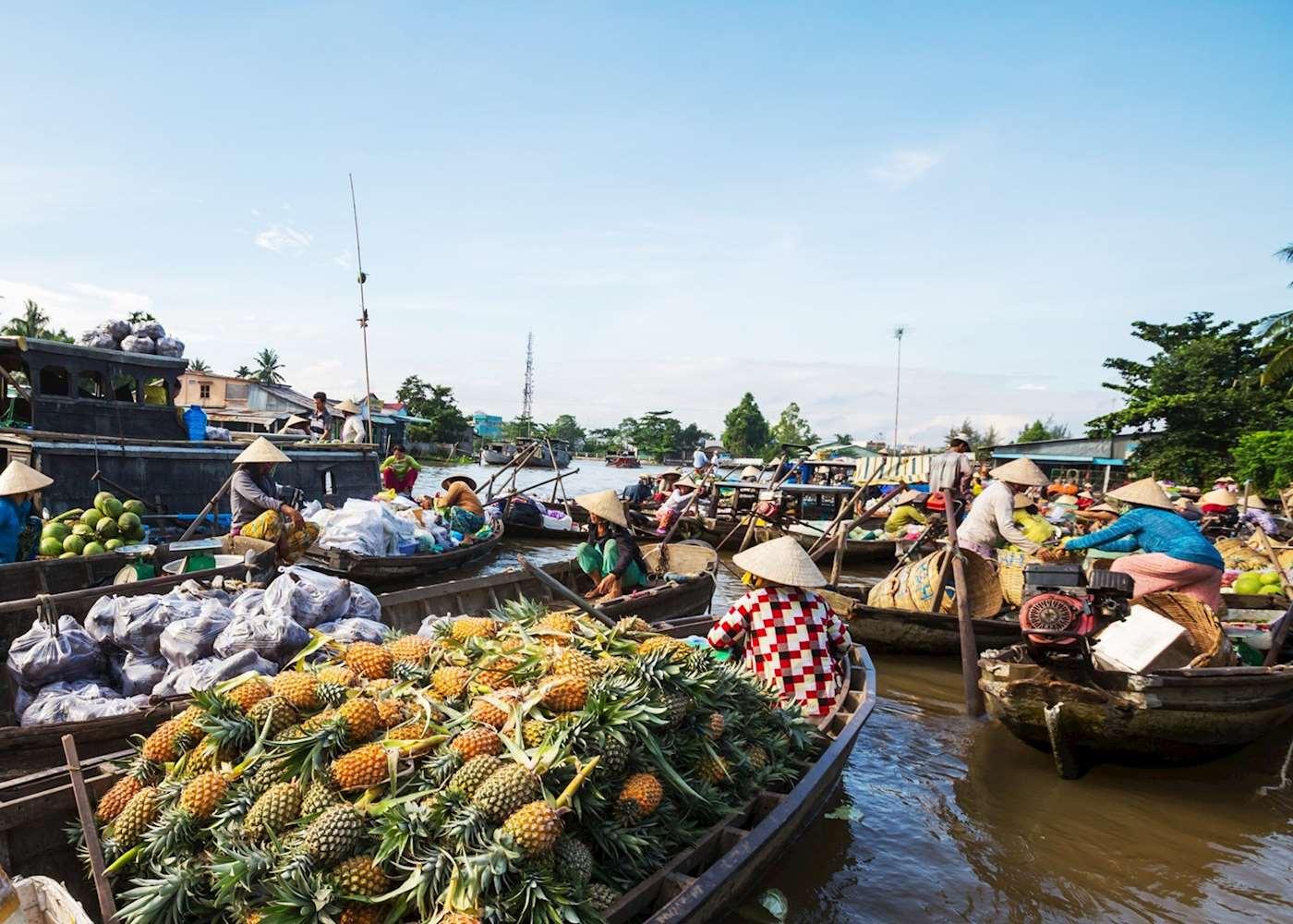 Can Tho floating market